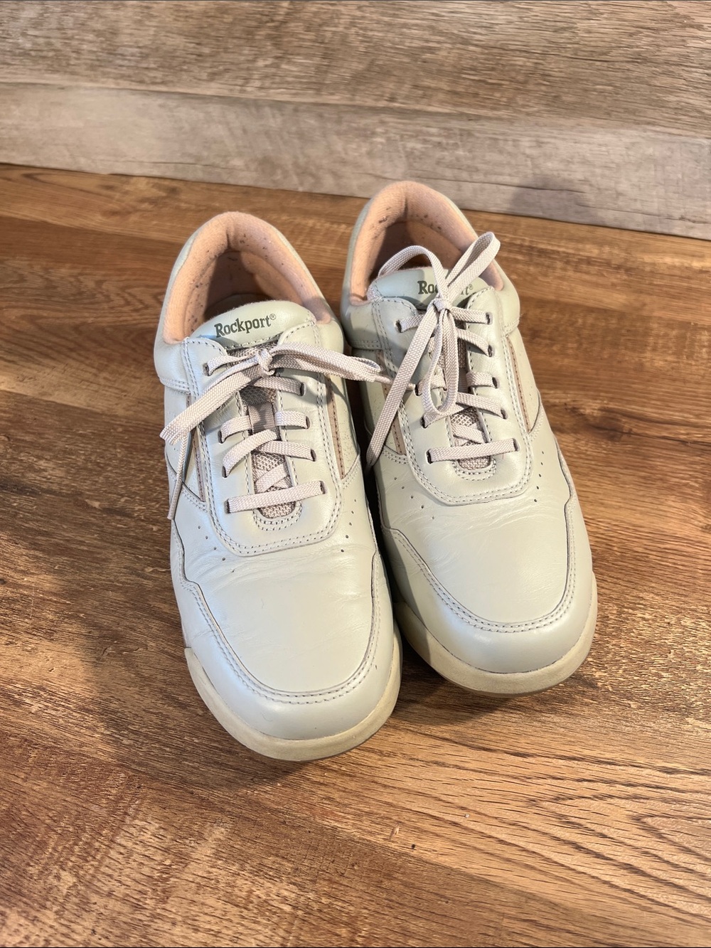 Rockport Women's ProWalker Sneakers Women’s Size‎ 8.5 WR7102N